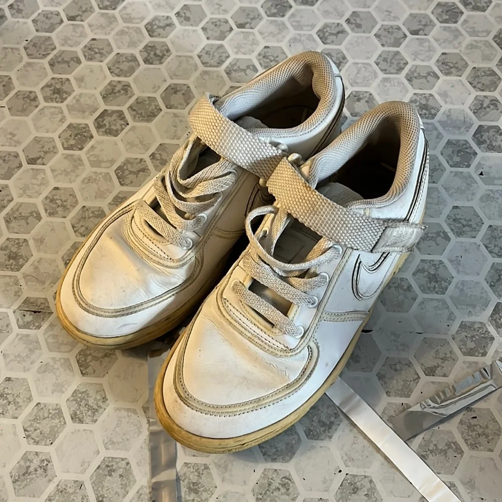 Nike Sz 4.5Y White Velcro Tennis Athletic Shoes